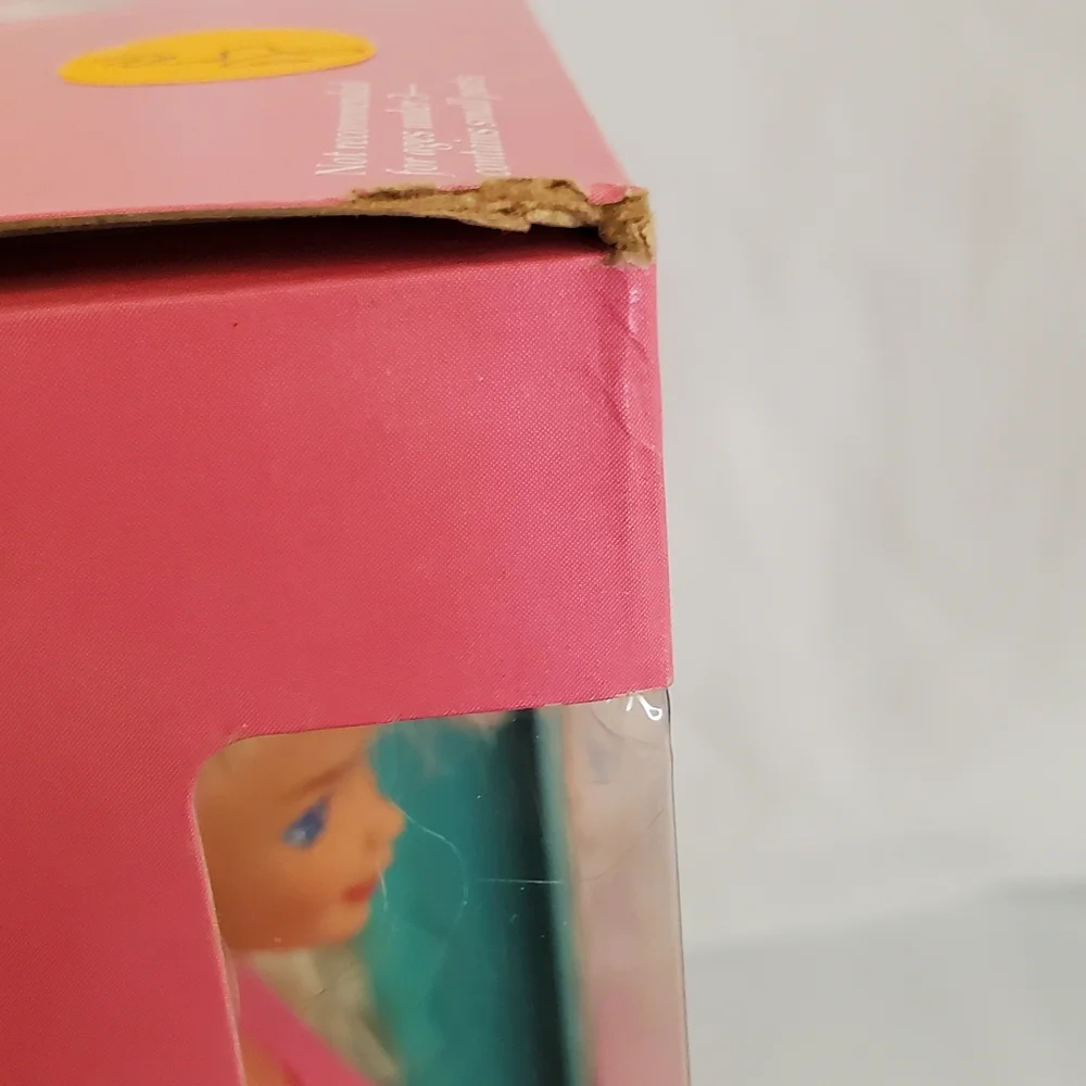 Mattel 1993 B mine Barbie Doll - Picture 3 of 4